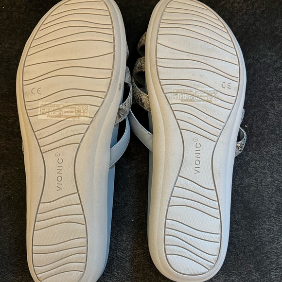 Vionic sandals - Picture 4 of 4